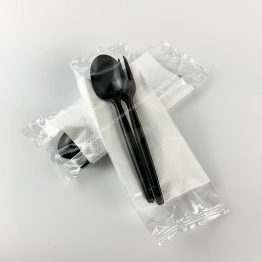 Disposable cutlery set