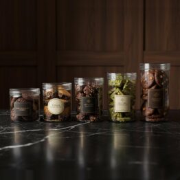 PET jar with premium crystal lid luxury packaging